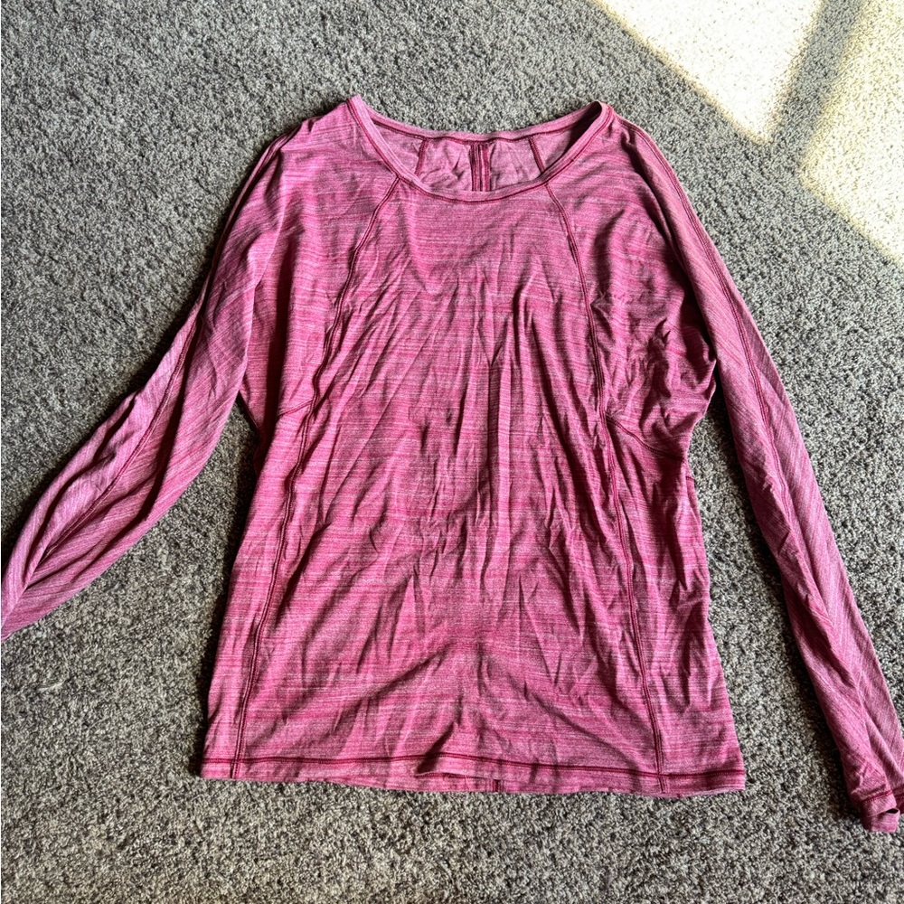 Lululemon size 6 or medium workout shirt